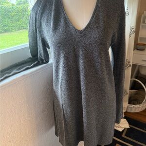 Zara Dark Gray V-Neck Tunic Sweater size Medium EUC